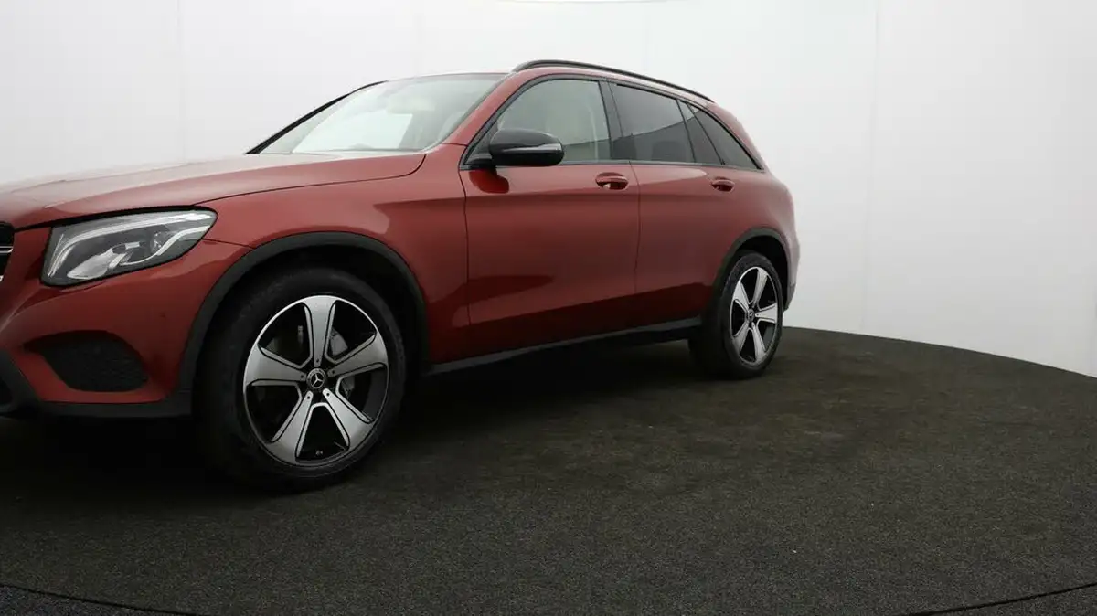 2018-mercedes-benz-glc-class-20-glc250-urban-edition-big-2