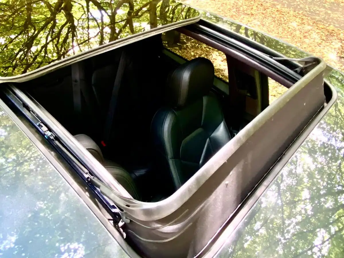 2016-porsche-macan-20-big-46
