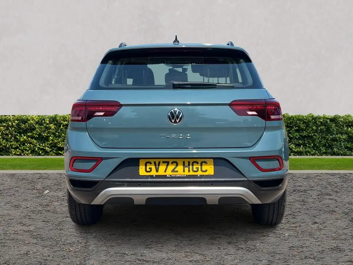 2023-volkswagen-t-roc-10-tsi-life-big-3