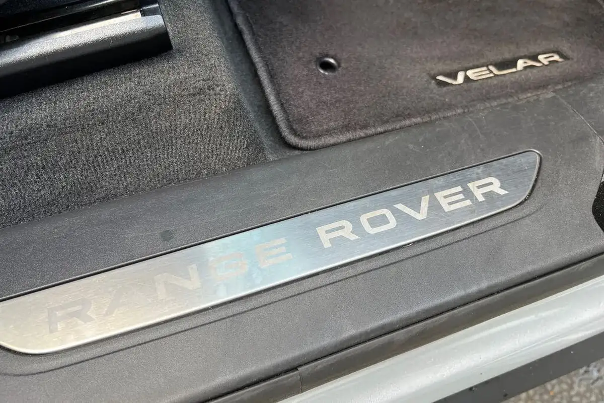 2017-land-rover-range-rover-velar-30-p380-hse-big-21