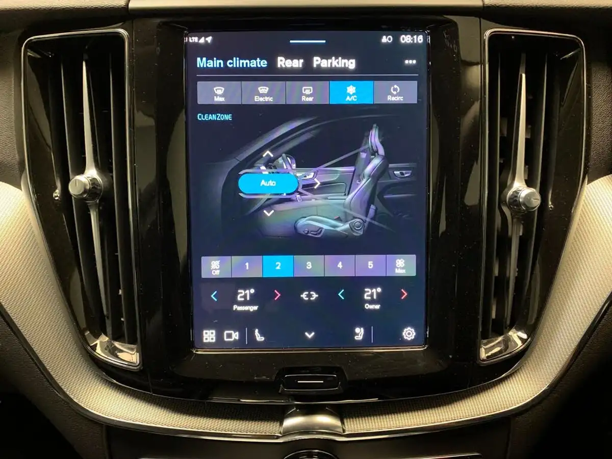 2024-volvo-xc60-20-b5-plus-big-22
