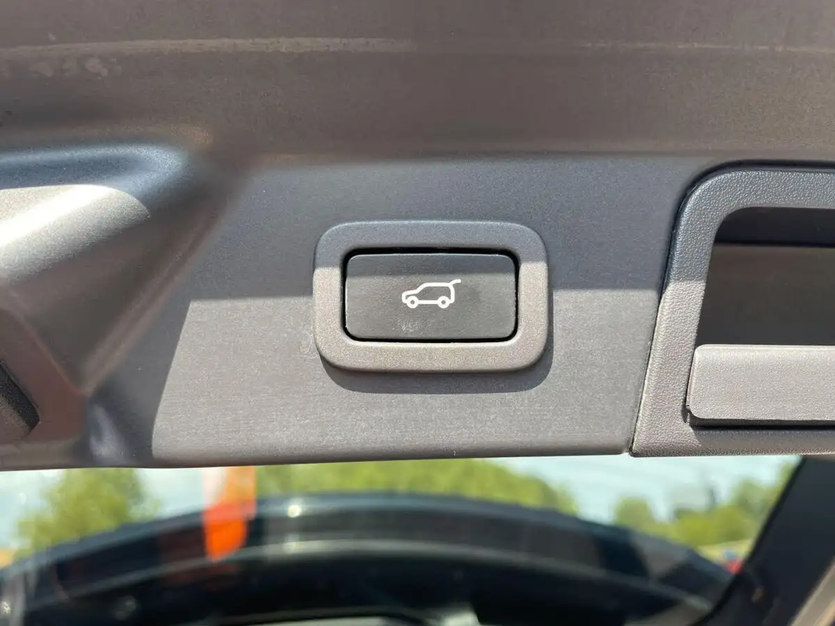 2019-land-rover-range-rover-velar-20-d180-r-dynamic-hse-big-41
