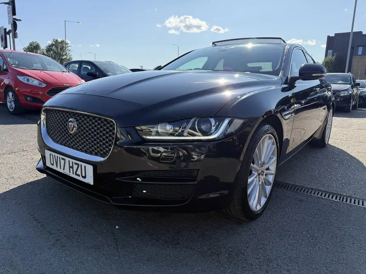 2017-jaguar-xe-20d-portfolio-180ps-awd-1999cc-auto-big-5