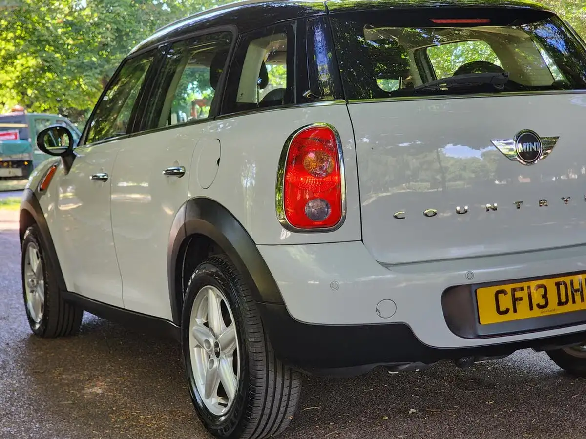 2013-mini-countryman-16-cooper-pepper-big-42