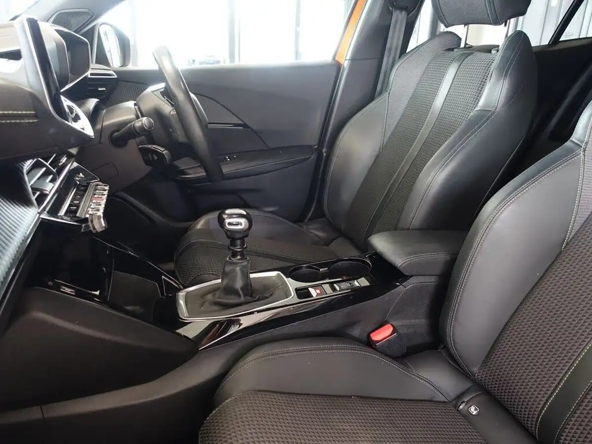 2021-peugeot-2008-suv-15-bluehdi-gt-big-13
