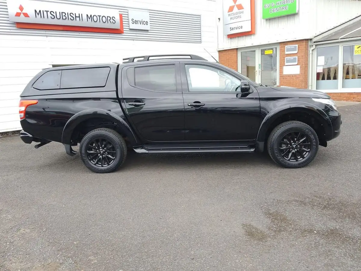2019-mitsubishi-l200-24di-d-barbarian-black-hardtop-auto-big-21