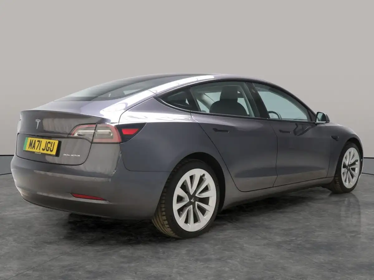 2021-tesla-model-3-e-long-range-awd-big-13