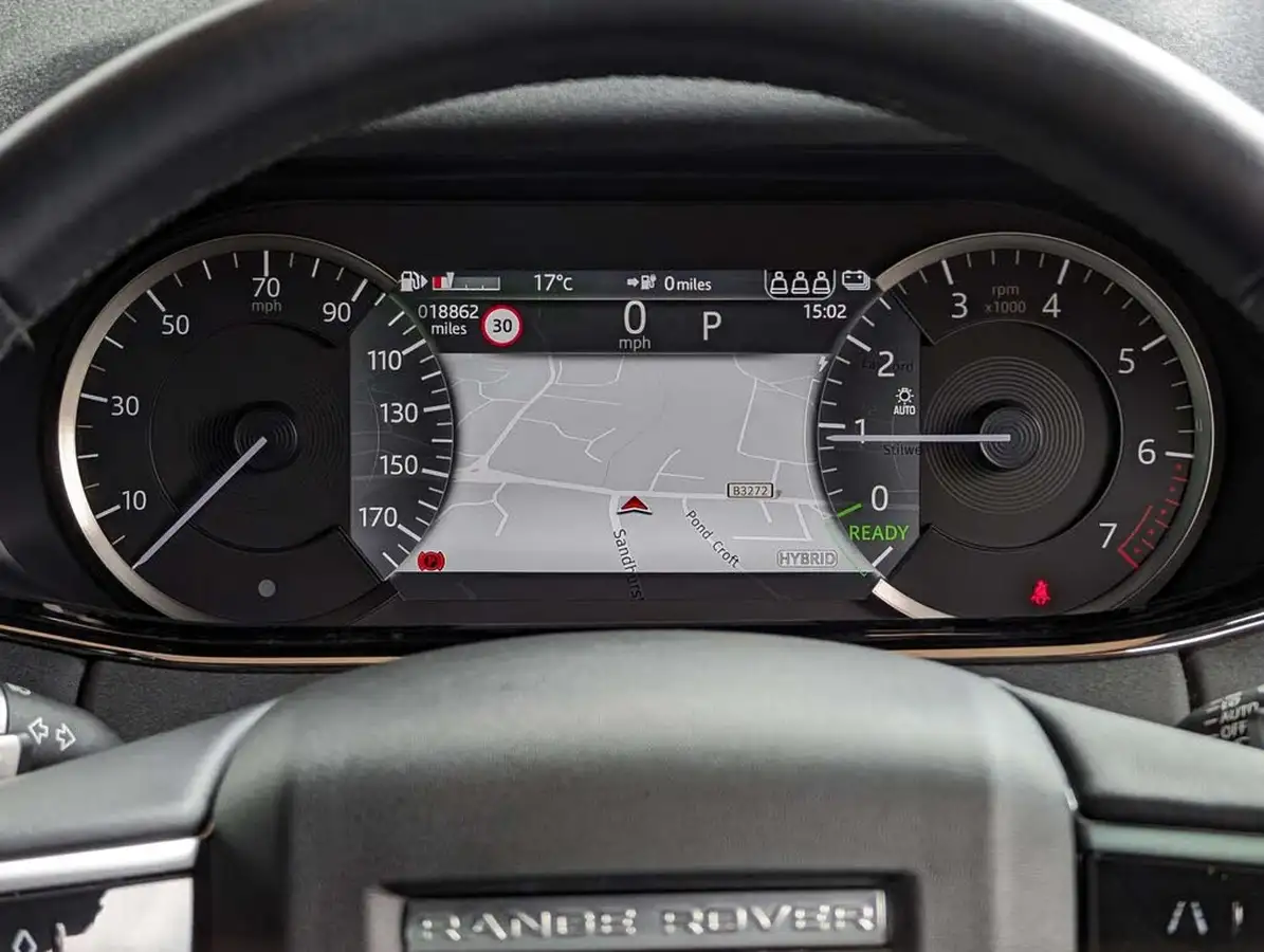 2022-land-rover-range-rover-evoque-15-p300e-r-dynamic-se-big-32