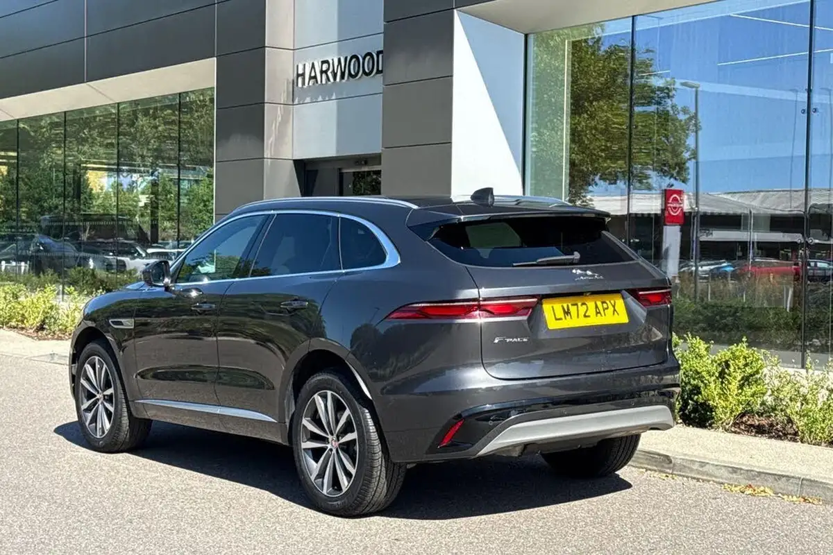 2022-jaguar-f-pace-20-p250-r-dynamic-se-big-15