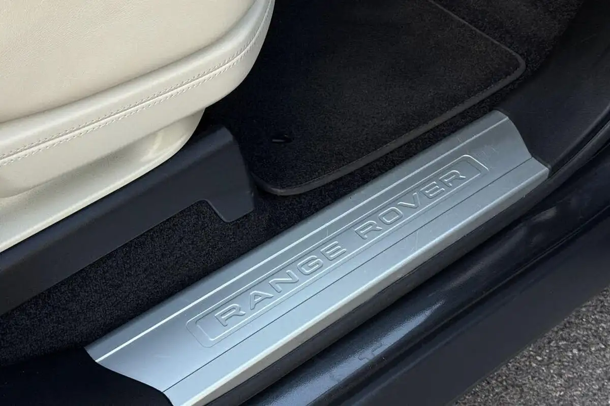 2021-land-rover-range-rover-30-p400-vogue-se-big-40