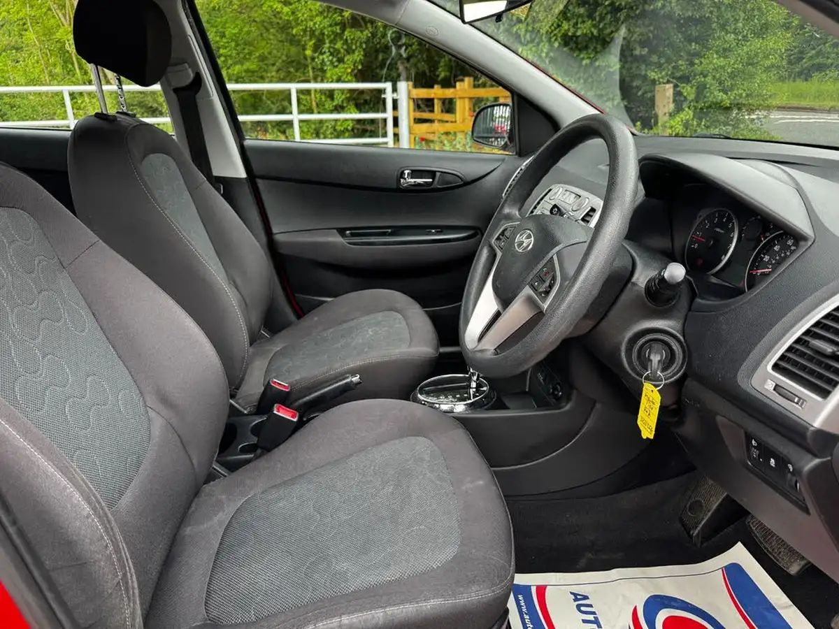 2011-hyundai-i20-14-comfort-5d-auto-big-14