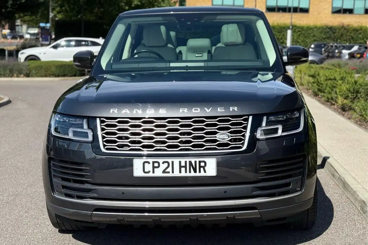 2021-land-rover-range-rover-30-p400-vogue-se-big-16
