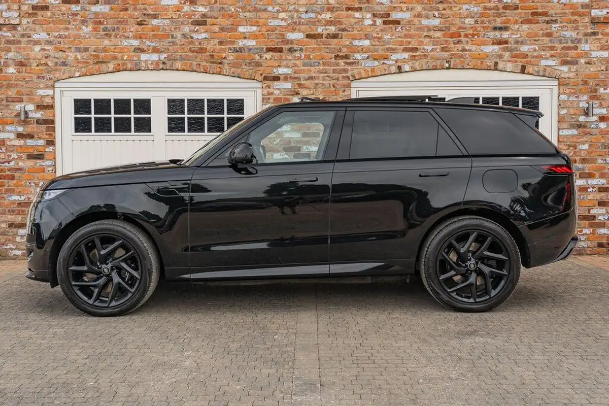2024-land-rover-range-rover-sport-30-p460e-dynamic-se-big-10