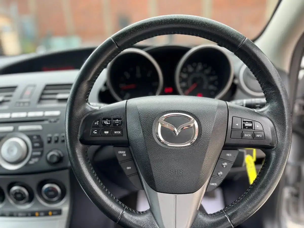 2011-mazda-mazda3-16td-ts2-nav-big-17