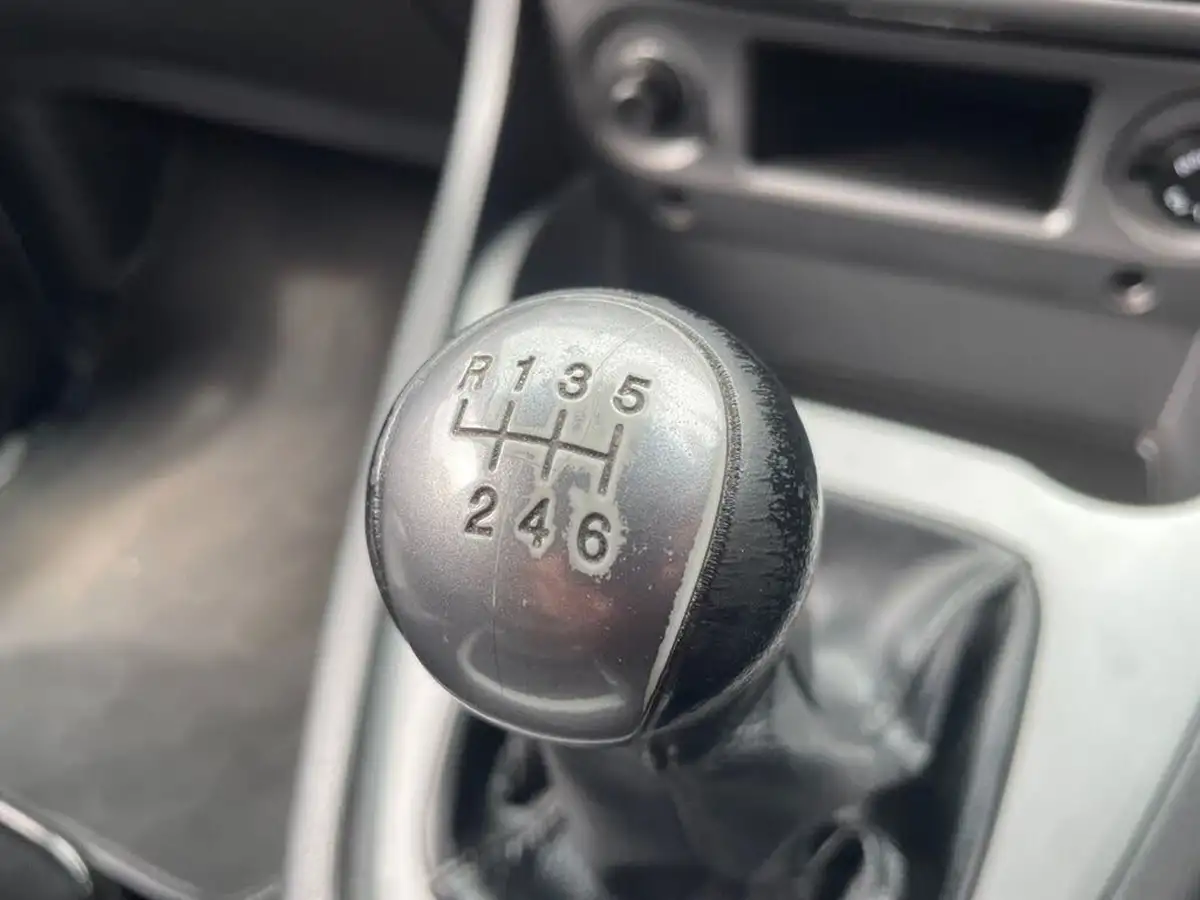 2019-kgm-ssangyong-turismo-22td-ex-big-52