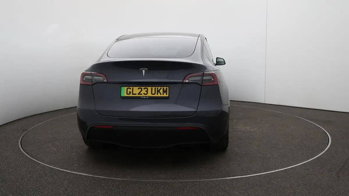 2023-tesla-model-y-e-rwd-big-31