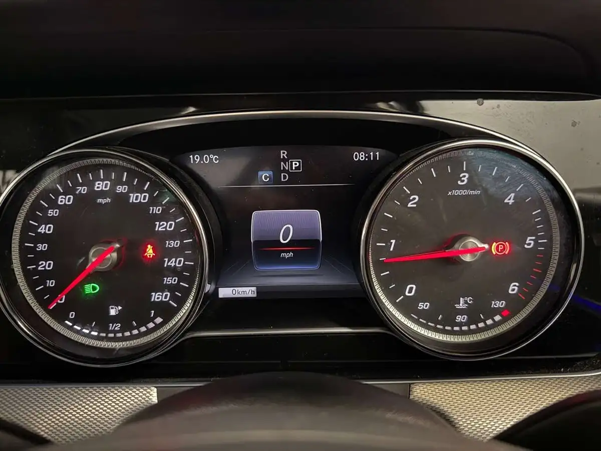 2017-mercedes-benz-e-class-20d-e220d-se-ss-saloon-4d-big-17