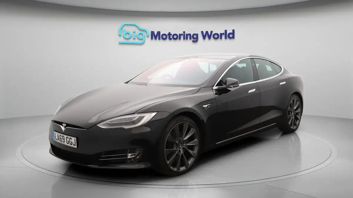2020-tesla-model-s-e-long-range-big-3