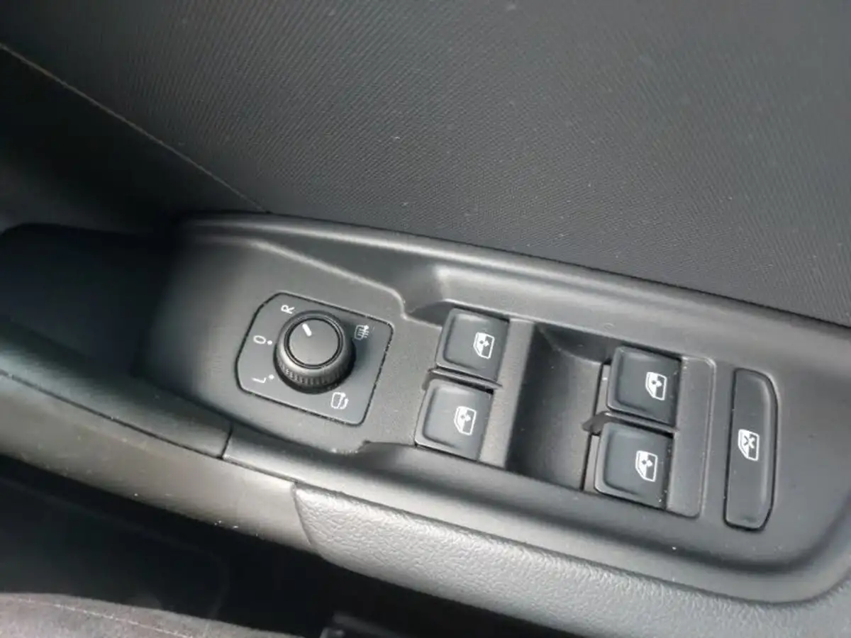 2022-audi-a1-10-30-tfsi-technik-big-12