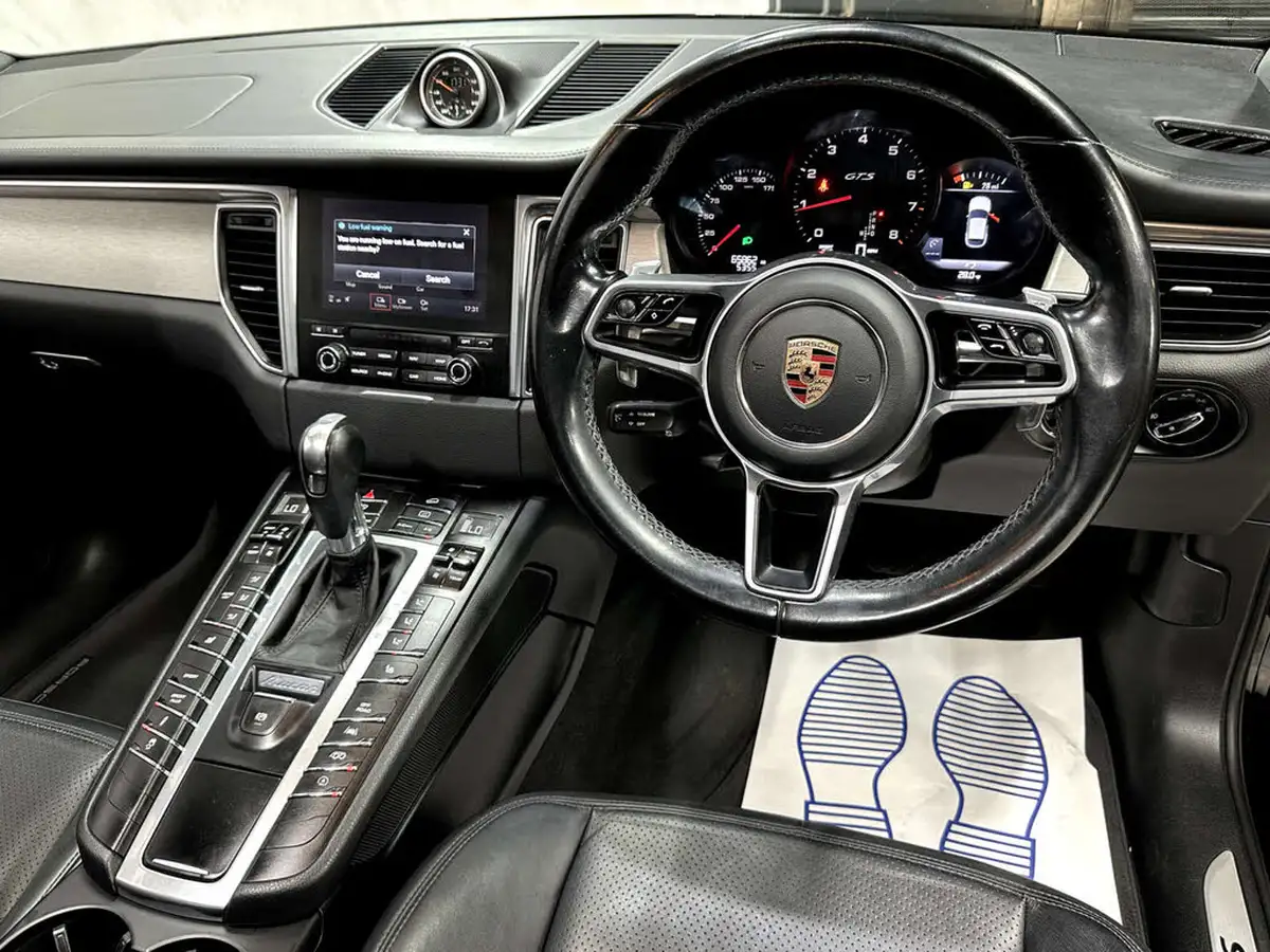 2016-porsche-macan-30-gts-big-47