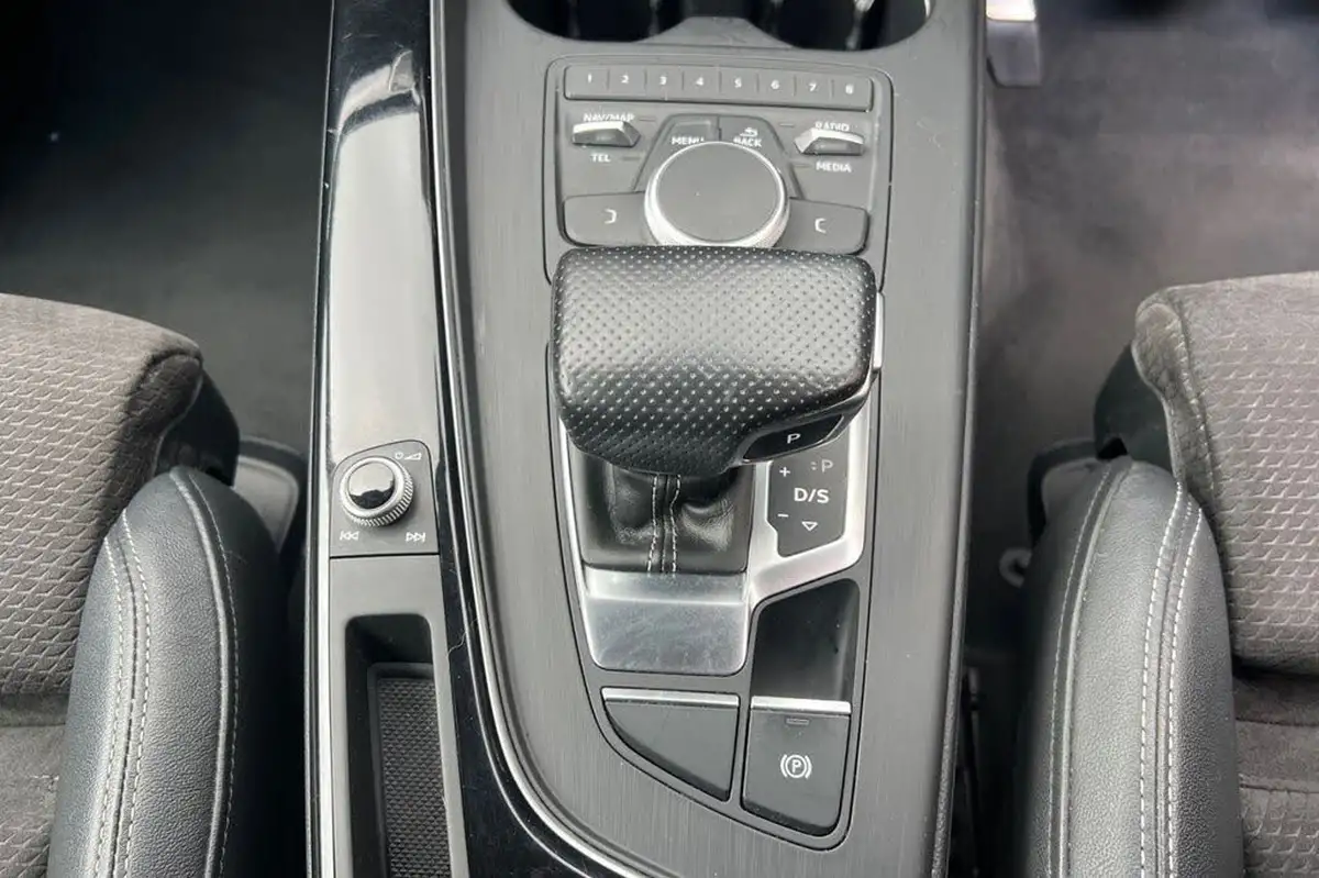 2017-audi-a4-20-tdi-quattro-black-edition-big-44