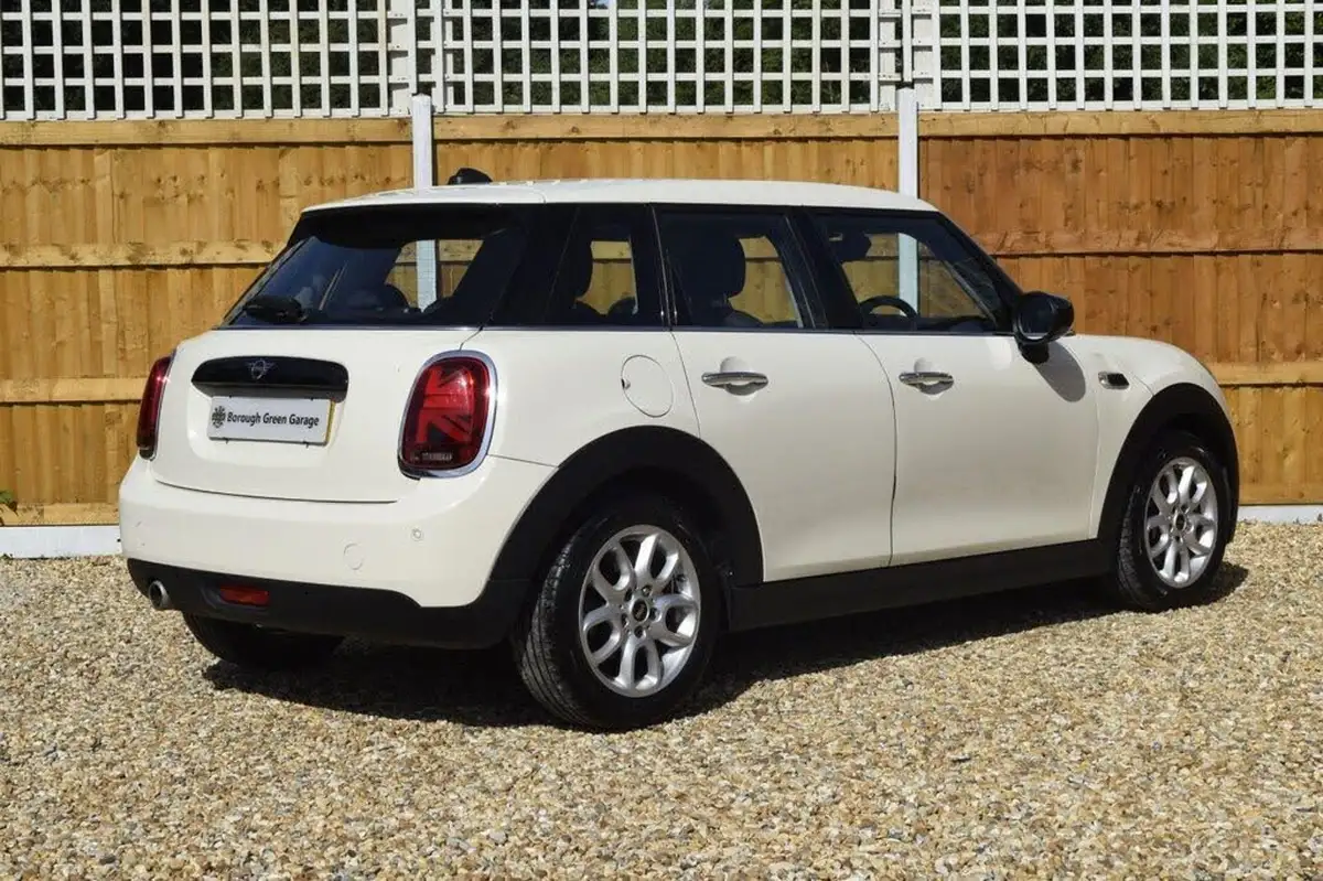 2019-mini-cooper-15-cooper-classic-hatchback-5d-big-5