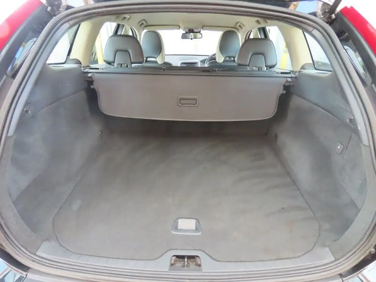 2011-volvo-xc60-20td-d3-r-design-premium-163bhp-big-15