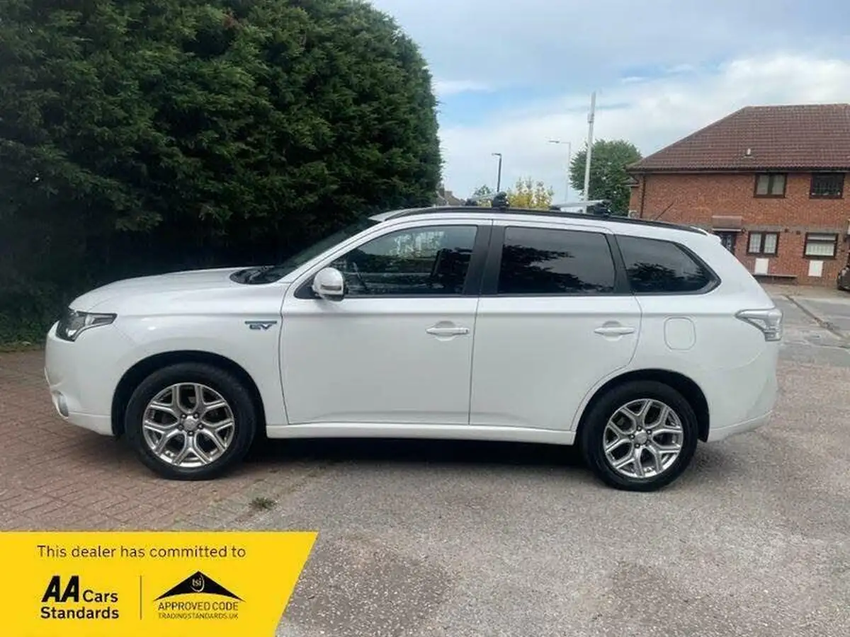 2015-mitsubishi-outlander-20-gx3h-phev-5st-big-6