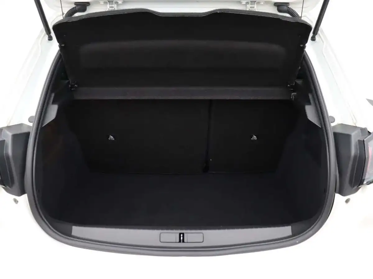 2022-peugeot-208-12-puretech-allure-premium-100bhp-eat8-big-16