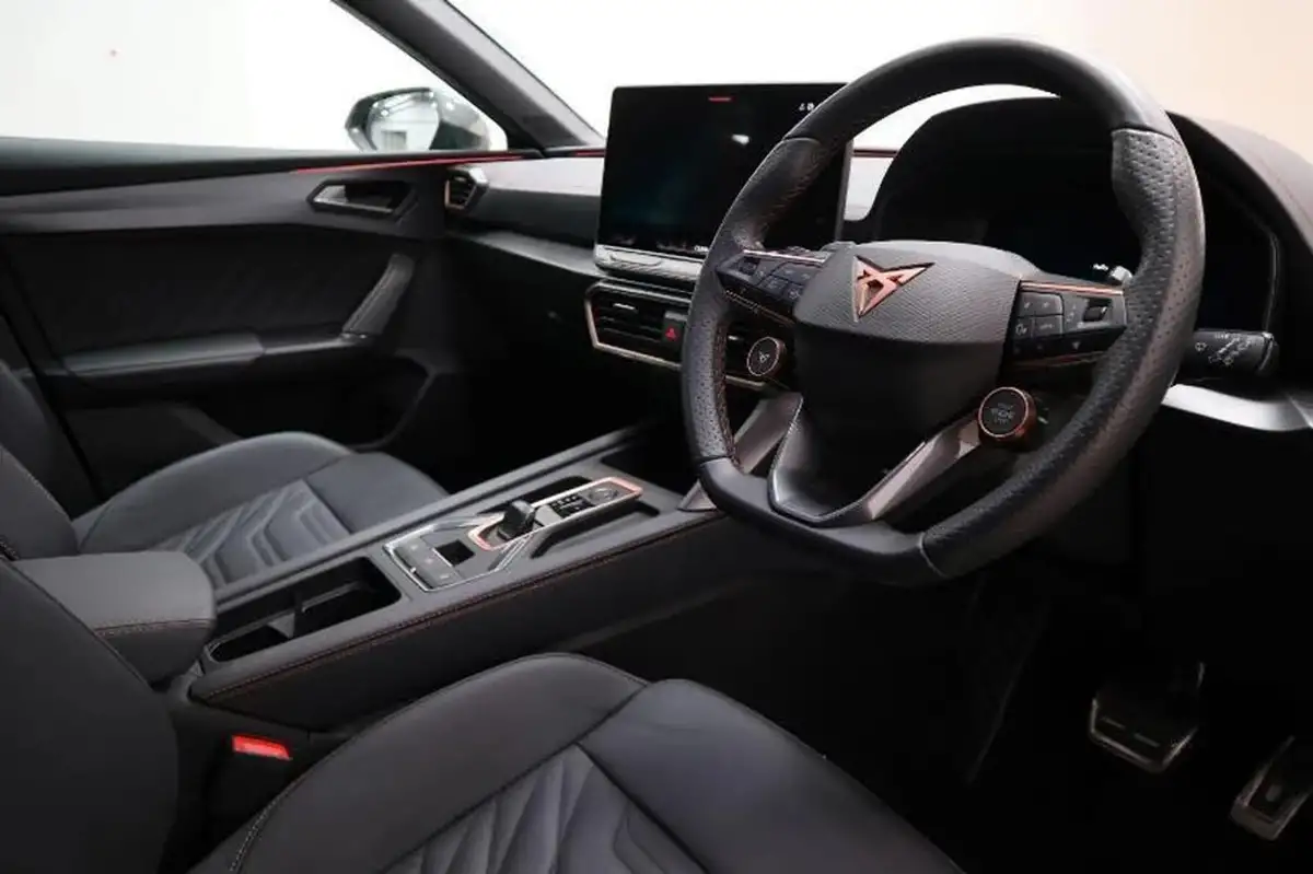 2024-cupra-leon-nf-20-tsi-vz2-300ps-hatchback-big-7