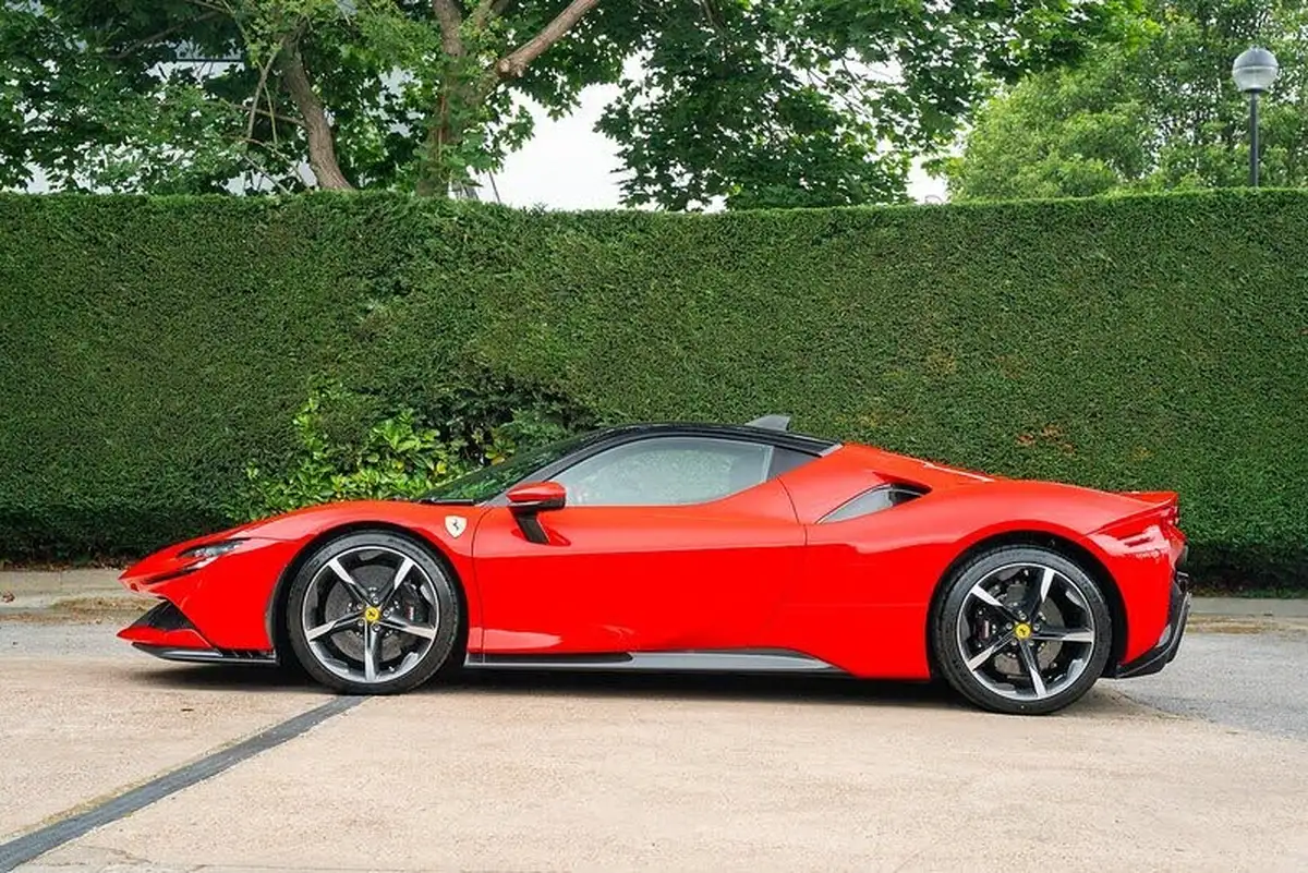 2023-ferrari-sf90-40t-v8-f1-dct-ss-4wd-big-9