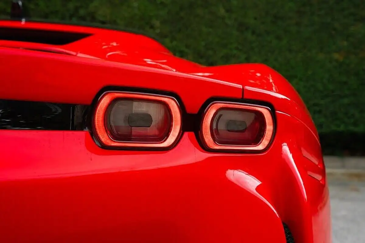 2023-ferrari-sf90-40t-v8-f1-dct-ss-4wd-big-37