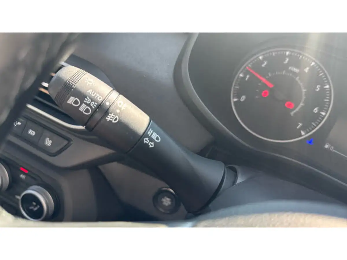 2023-dacia-sandero-stepway-10-tce-essential-90bhp-big-30