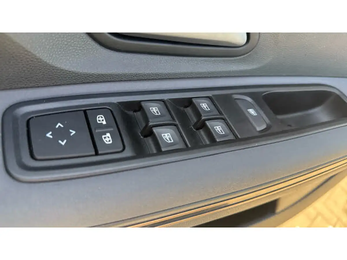 2023-dacia-sandero-stepway-10-tce-essential-90bhp-big-34