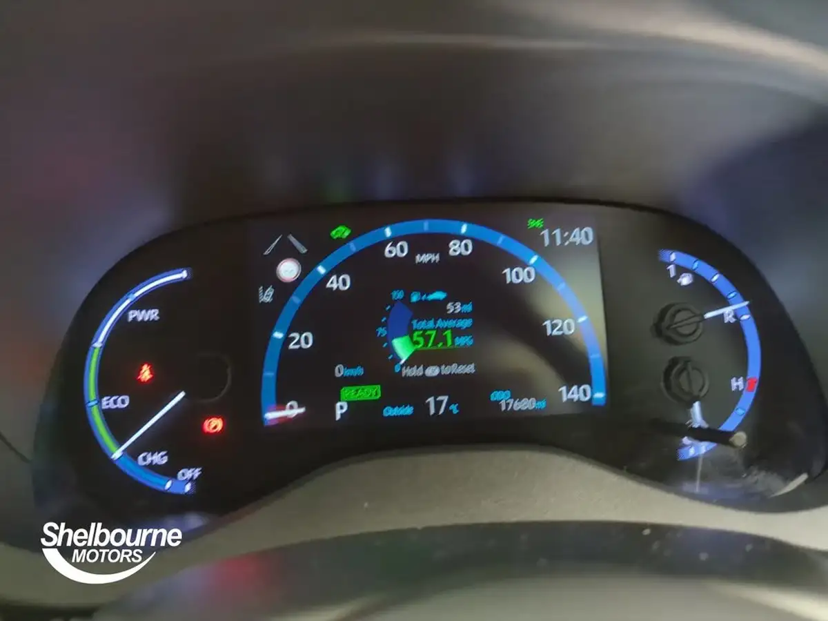2023-toyota-yaris-cross-15-vvt-i-design-big-5