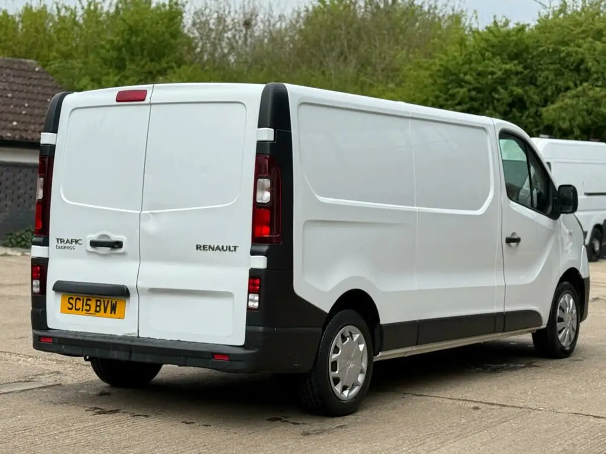 2015-renault-trafic-16dci-ll29-115-business-low-roof-van-big-8