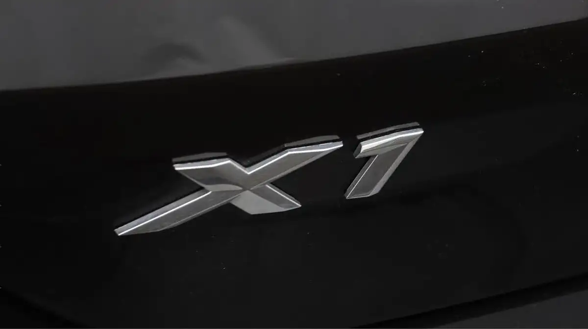 2021-bmw-x1-15-sdrive18i-m-sport-tech-pack-ii-dct-big-22