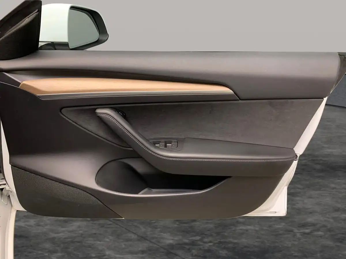 2023-tesla-model-3-e-performance-big-37