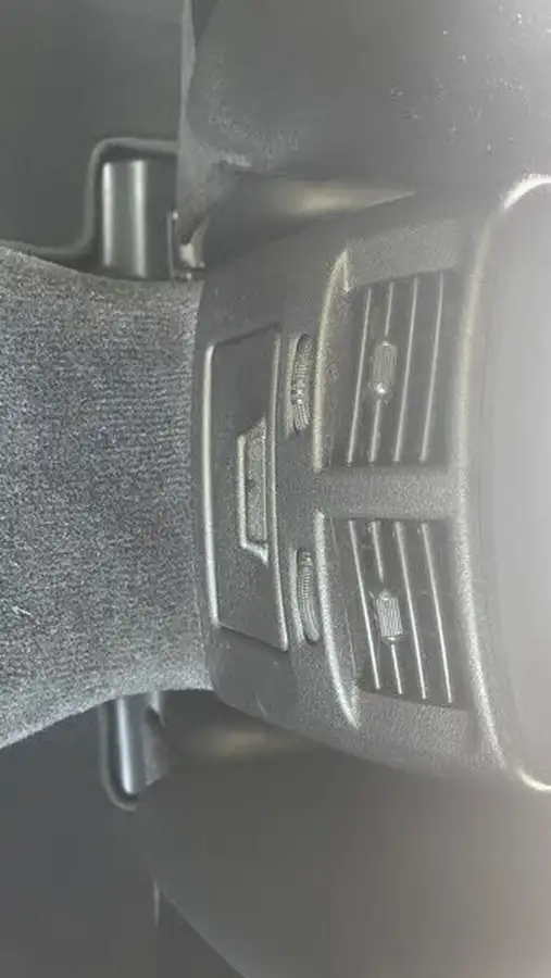 2010-lexus-is-250-25-se-i-dab-saloon-4d-auto-big-41