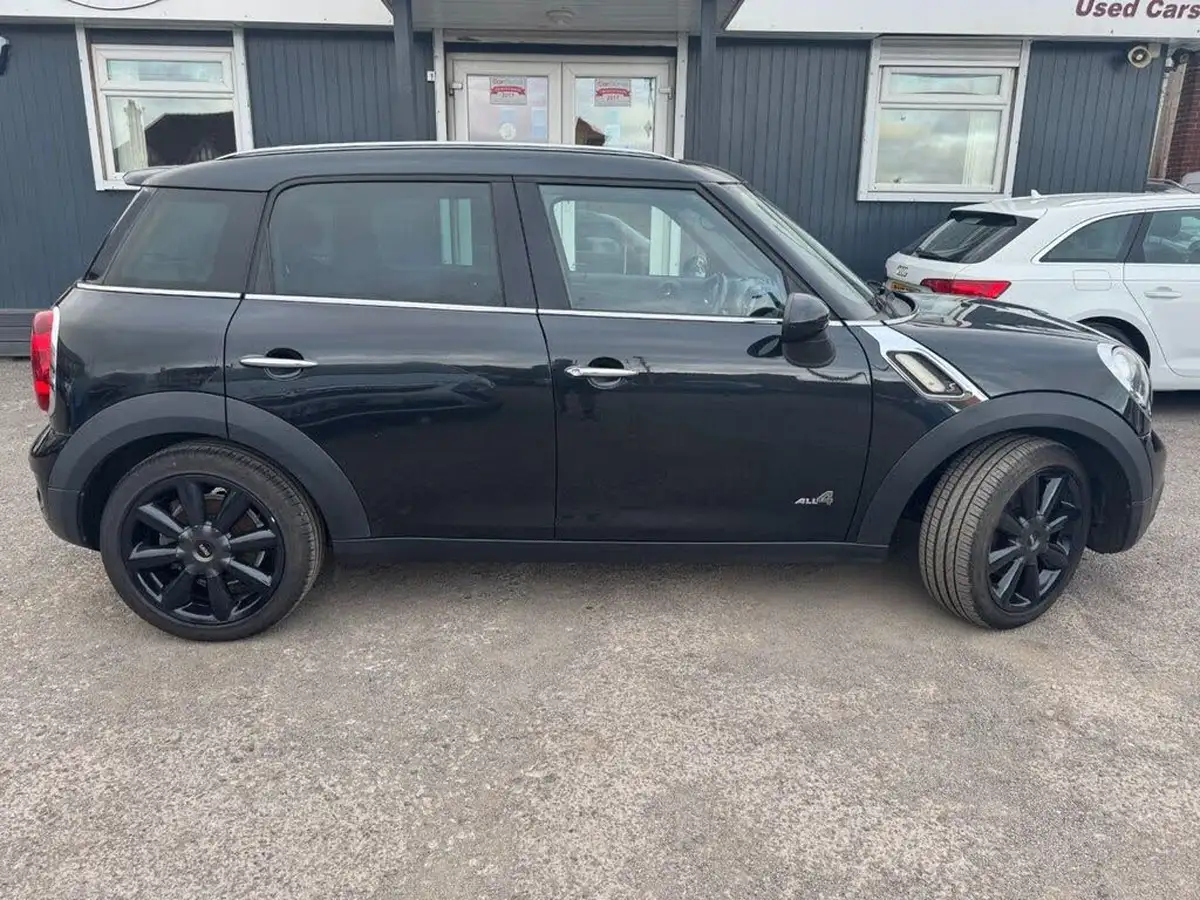 2011-mini-countryman-16-cooper-s-190bhp-all4-big-19