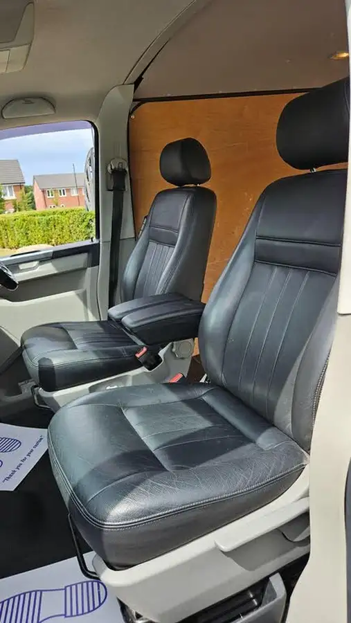 2018-volkswagen-transporter-20bitdi-t30-highline-bmt-swb-panel-van-dsg-big-22
