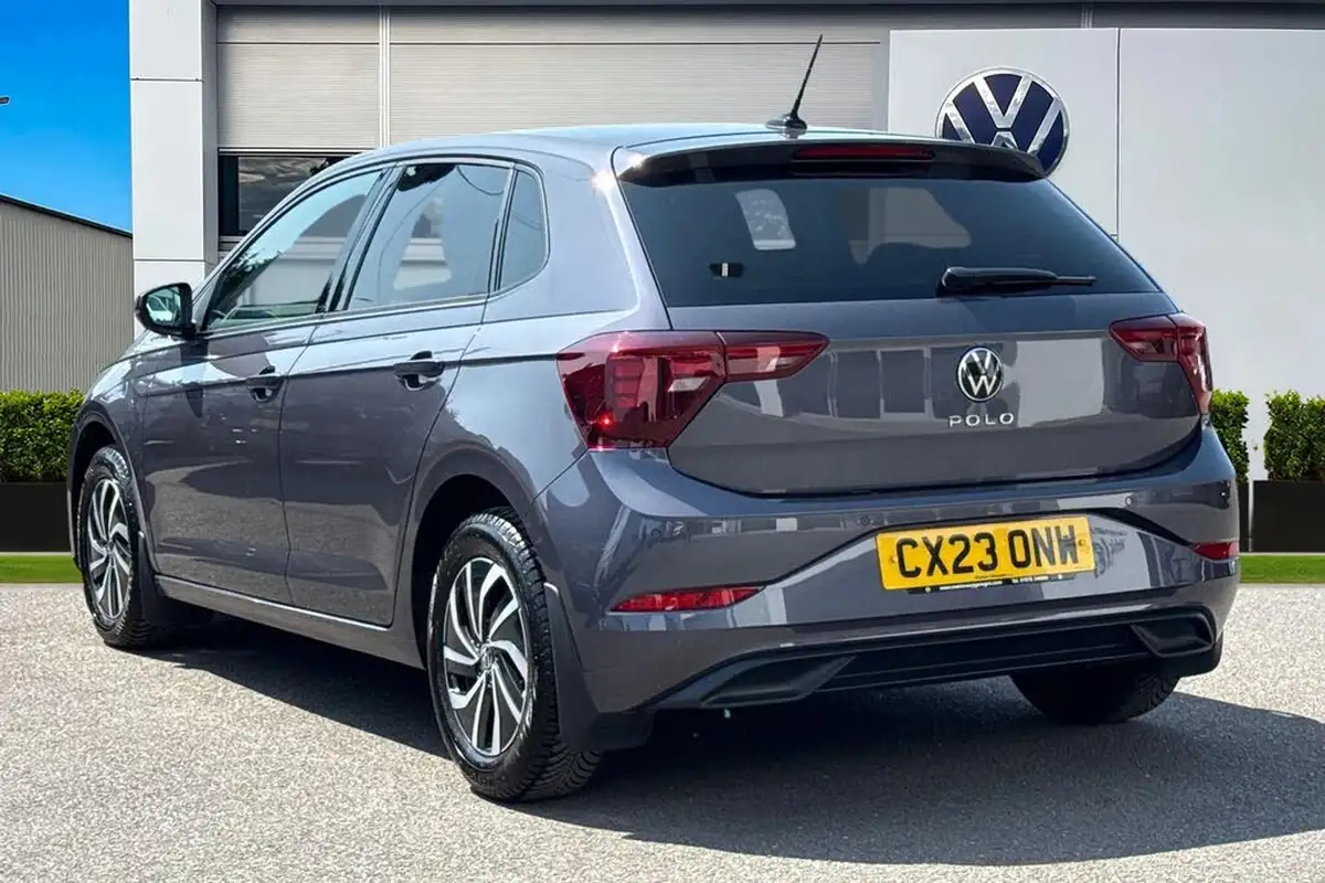 2023-volkswagen-polo-10-tsi-life-big-1