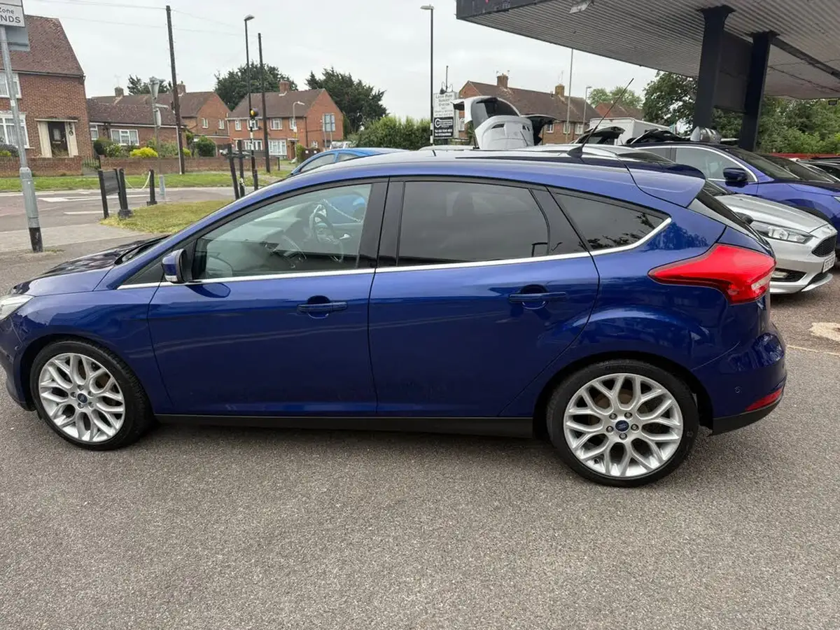 2015-ford-focus-10-titanium-x-t-125ps-hatchback-big-4