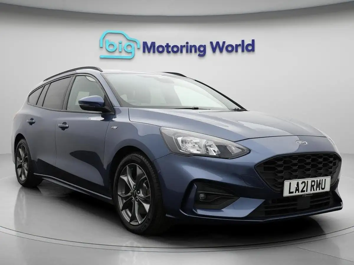 2021-ford-focus-15-st-line-estate-big-0