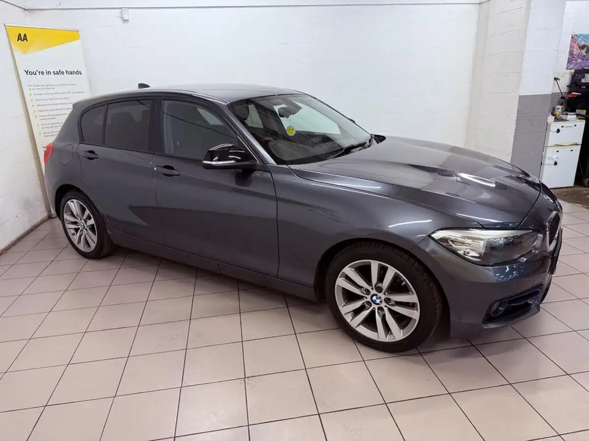 2018-bmw-1-series-15-118i-se-5d-big-1
