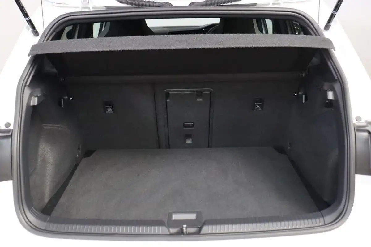 2021-volkswagen-golf-20tdi-gtd-big-24