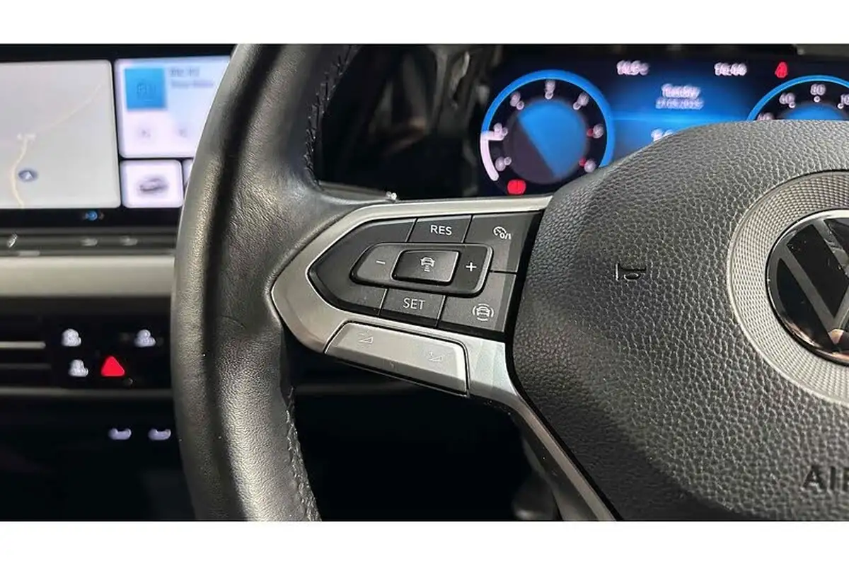 2022-volkswagen-golf-20tdi-life-hatchback-big-36