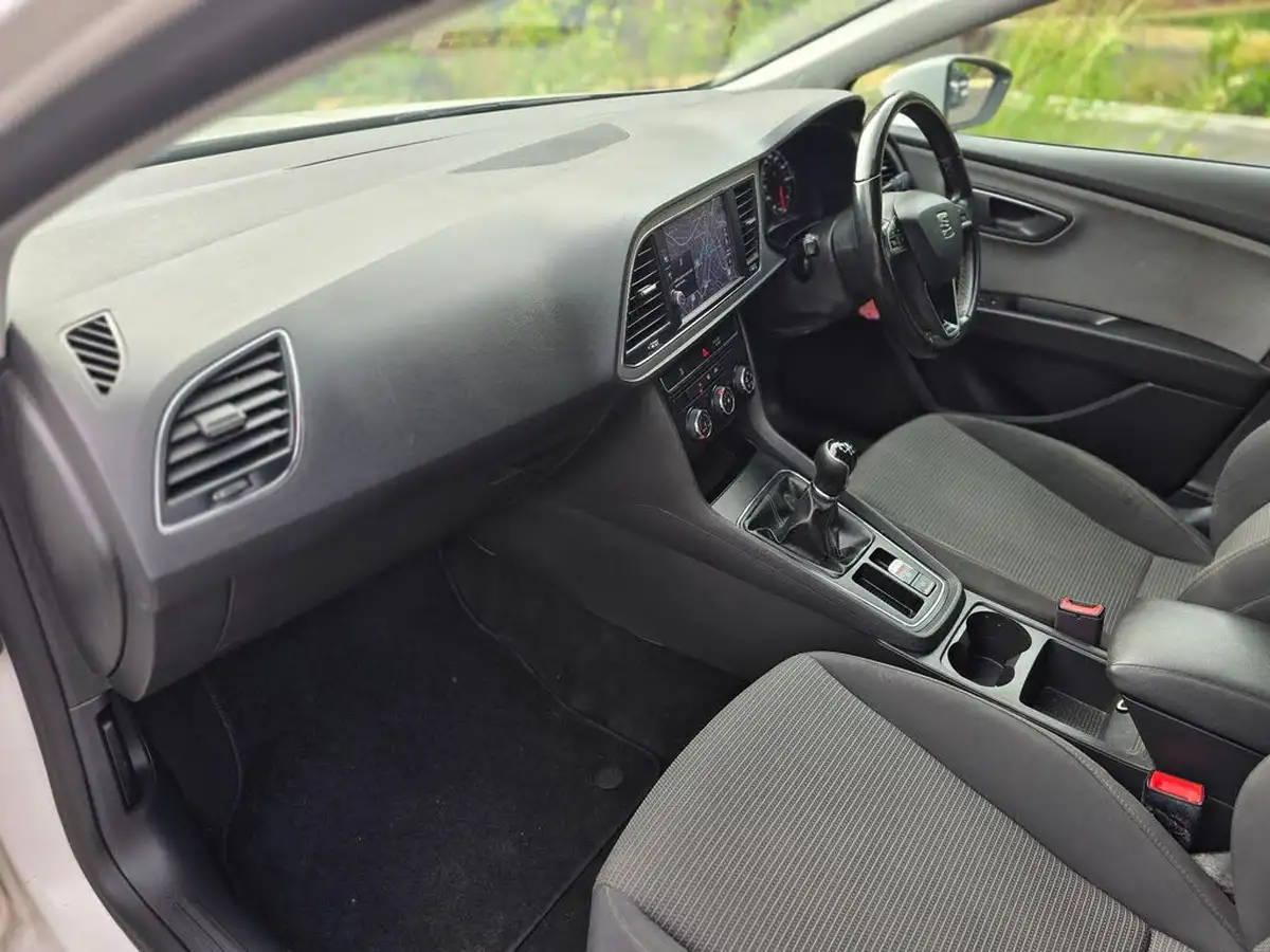 2017-seat-leon-12-tsi-se-dynamic-technology-hatchback-big-38
