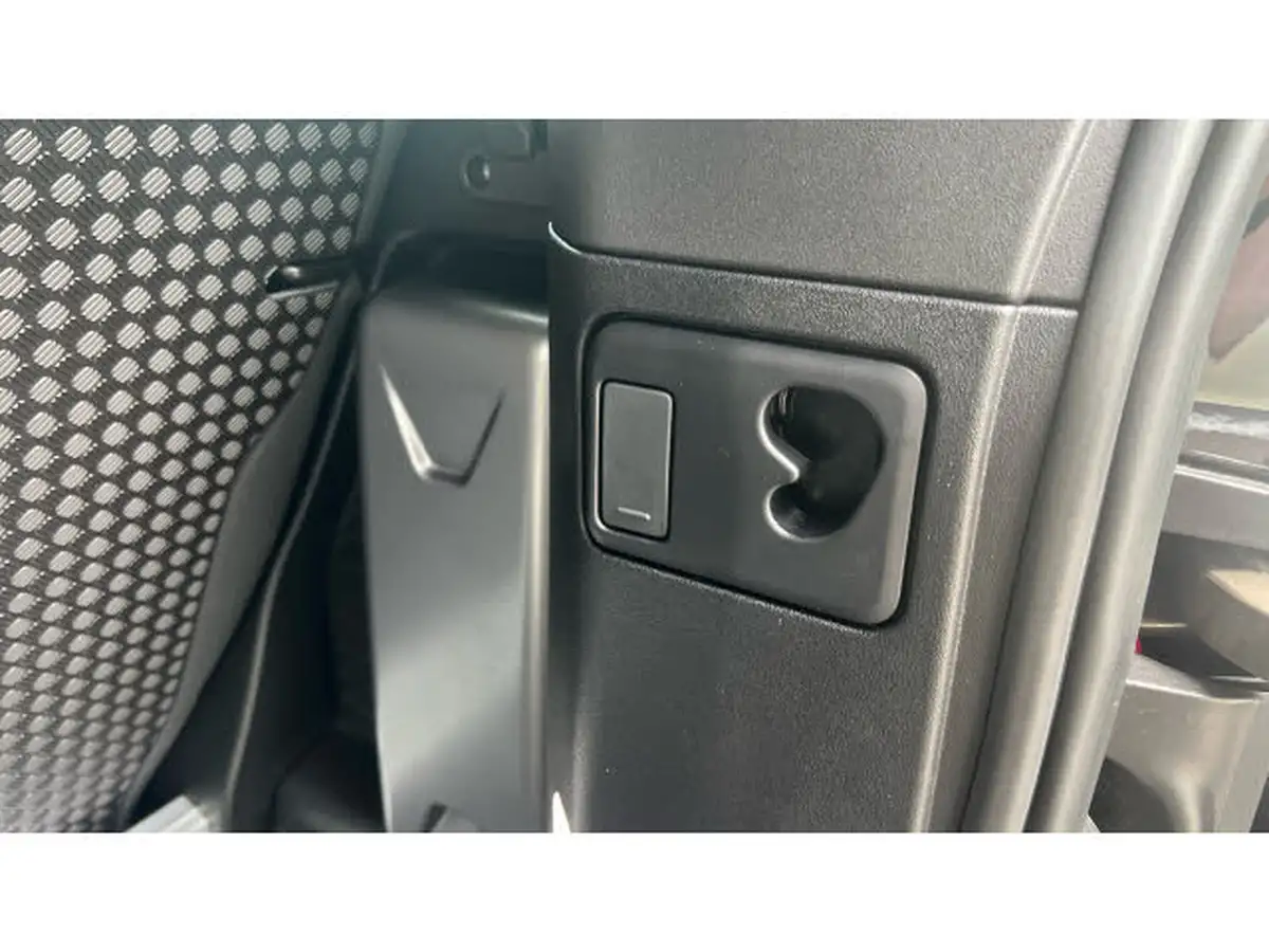 2023-land-rover-90-defender-30-d250-x-dynamic-se-big-25
