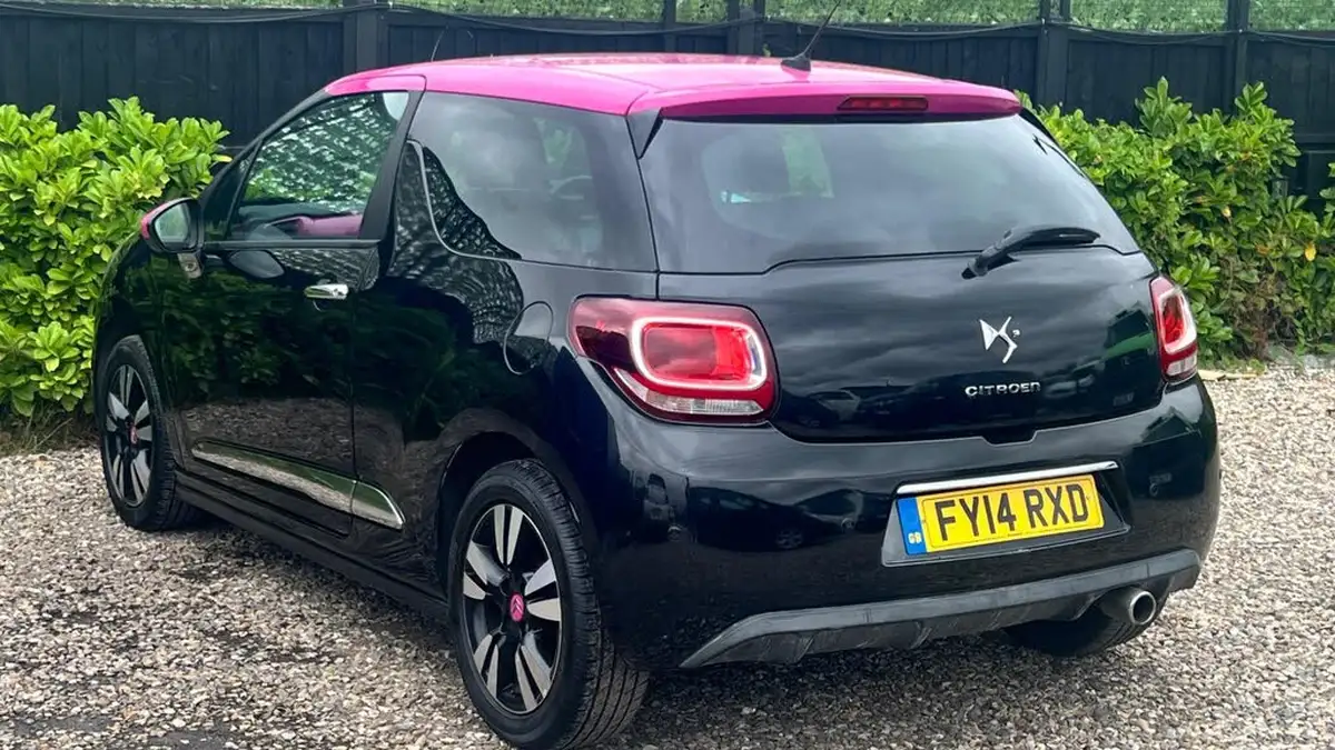 2014-citroen-ds3-16-dstyle-pink-big-15